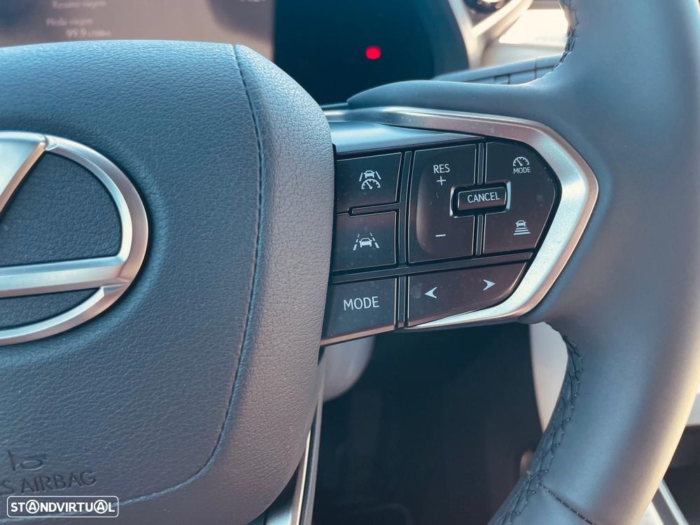 Lexus LBX Elegant - 29