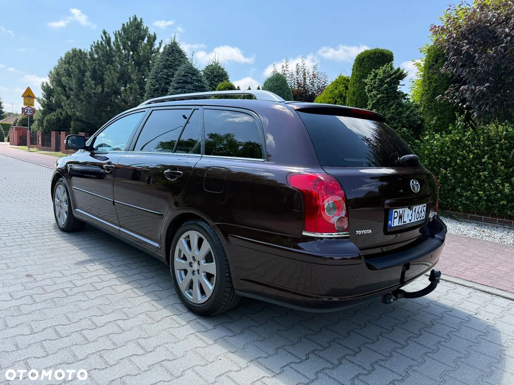 Toyota Avensis 2.0 D-4D - 13