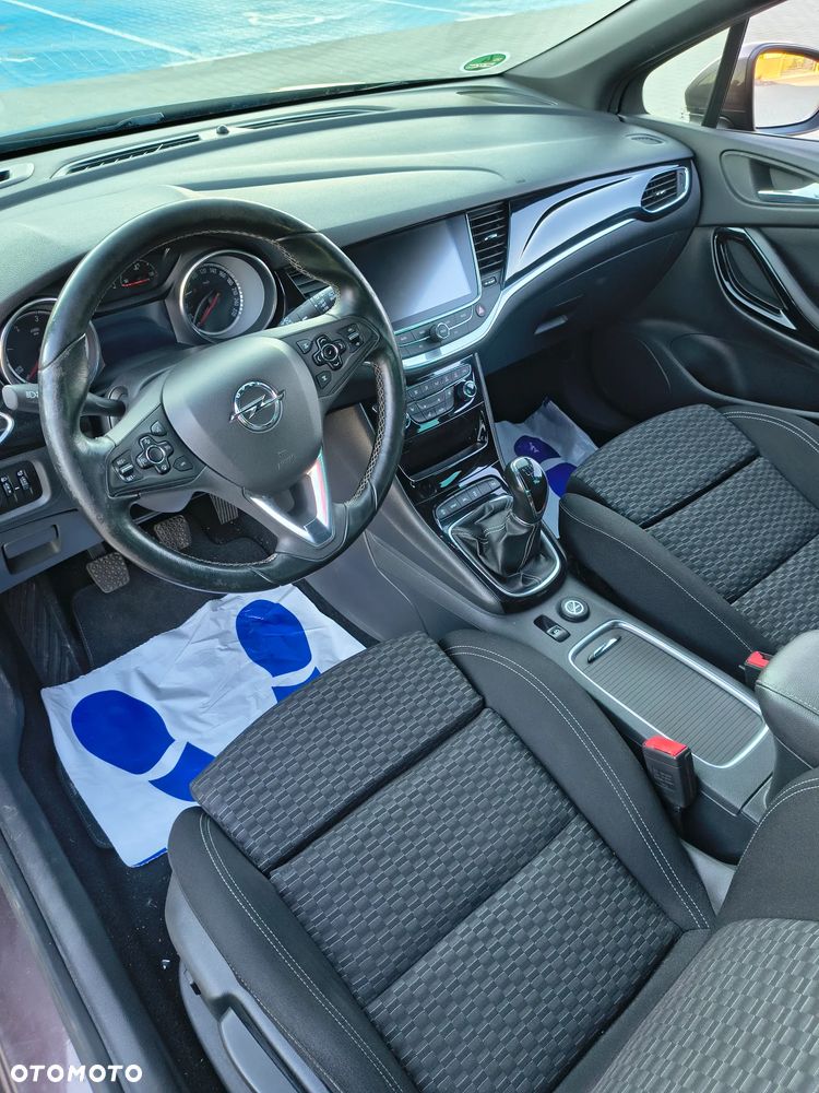 Opel Astra 1.6 CDTI Cosmo - 9