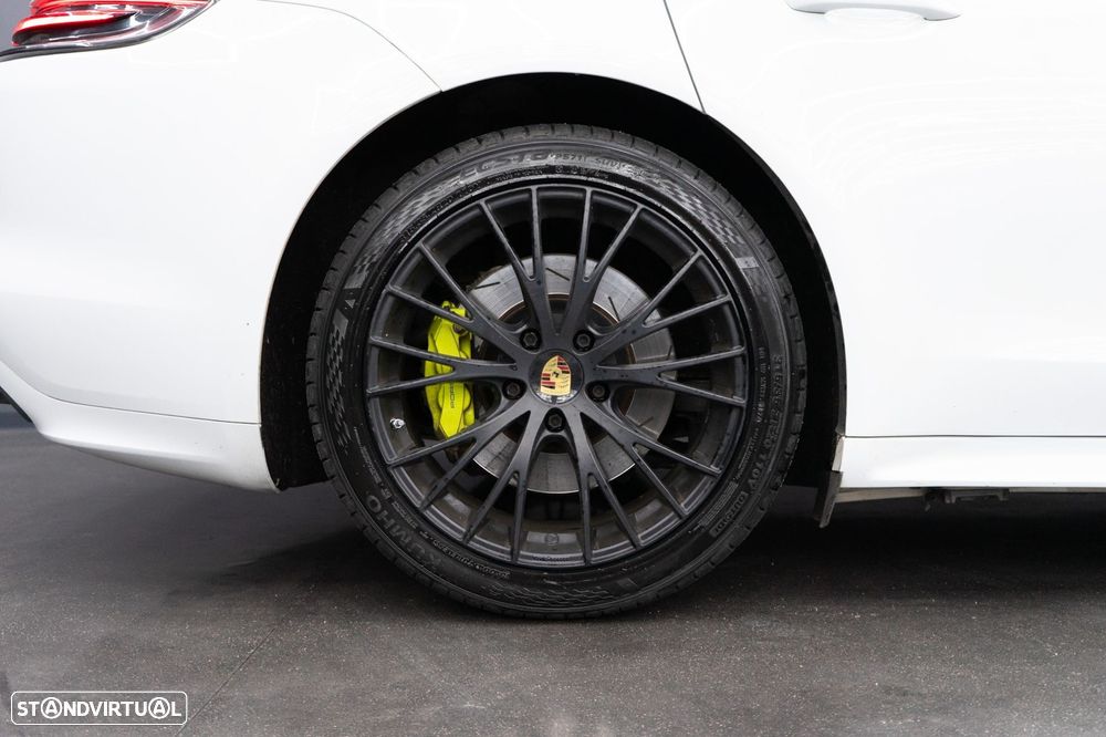Porsche Panamera Sport Turismo 4 E-Hybrid - 14
