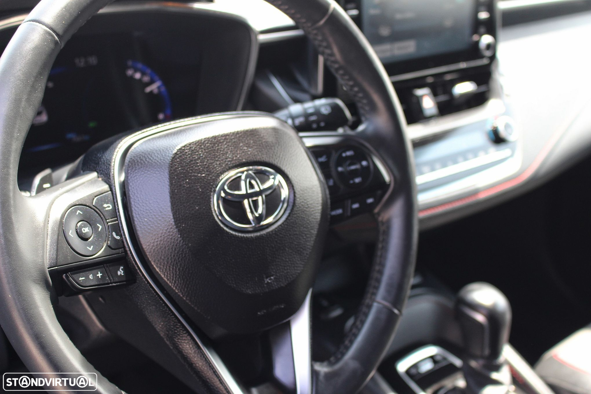 Toyota Corolla 2.0 Hybrid Exclusive - 25