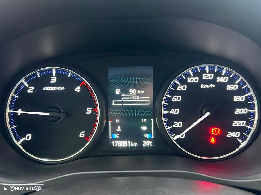 Mitsubishi Outlander 2.2 DI-D Intense+ - 24