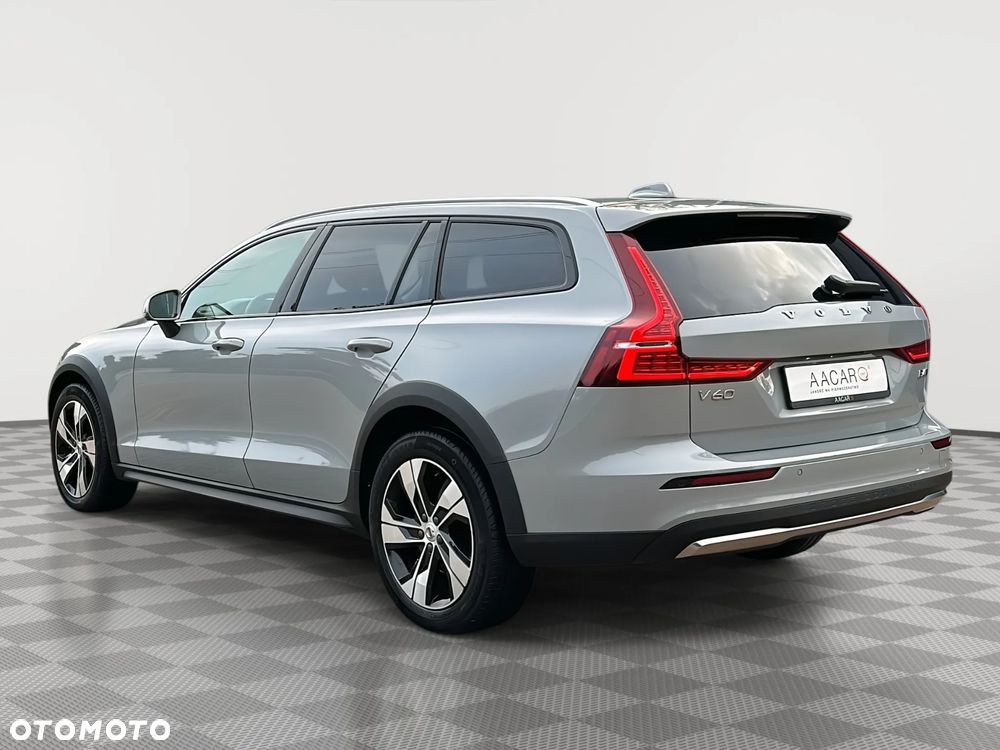 Volvo V60 Cross Country - 2