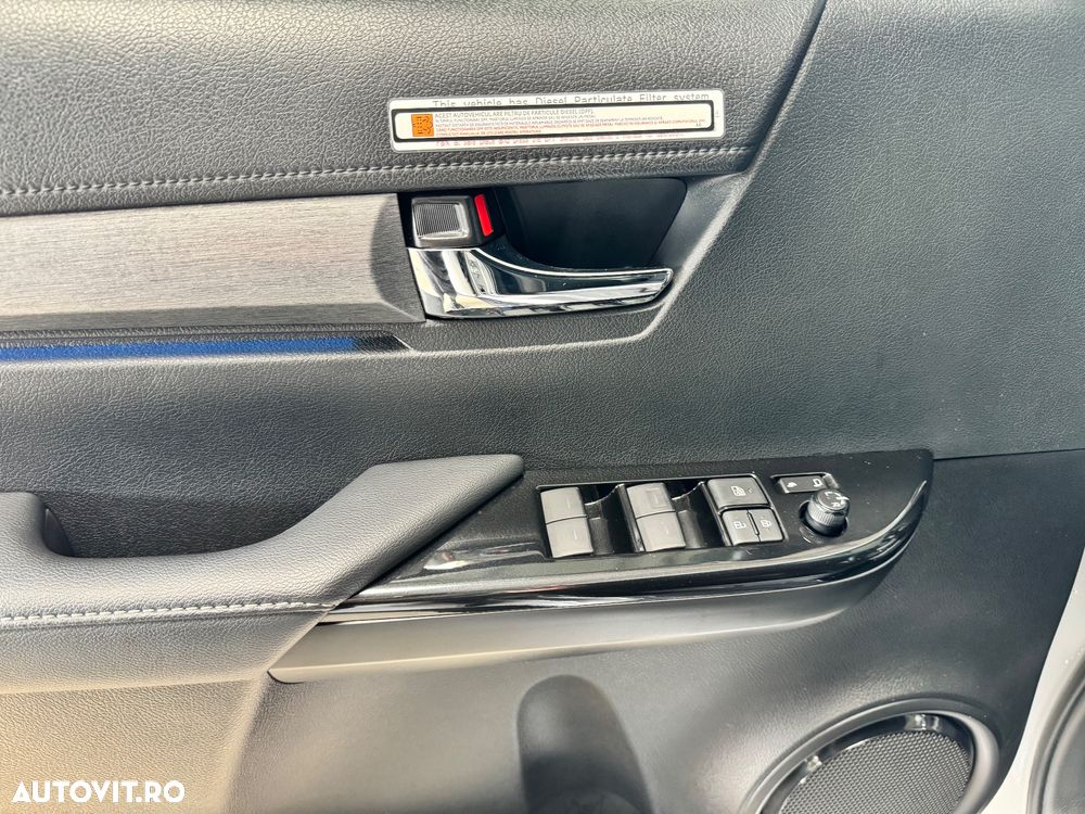 Toyota Hilux 2.8D 204CP 4x4 Double Cab AT MHEV Invincible - 18