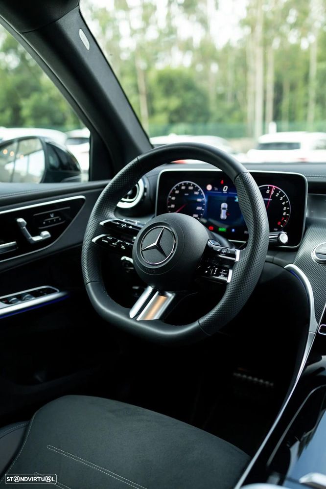 Mercedes-Benz GLC 300 e 4Matic 9G-TRONIC Edition AMG Line - 26