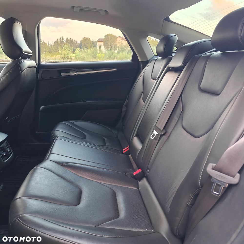 Ford Fusion 2.0 EcoBoost Titanium - 11