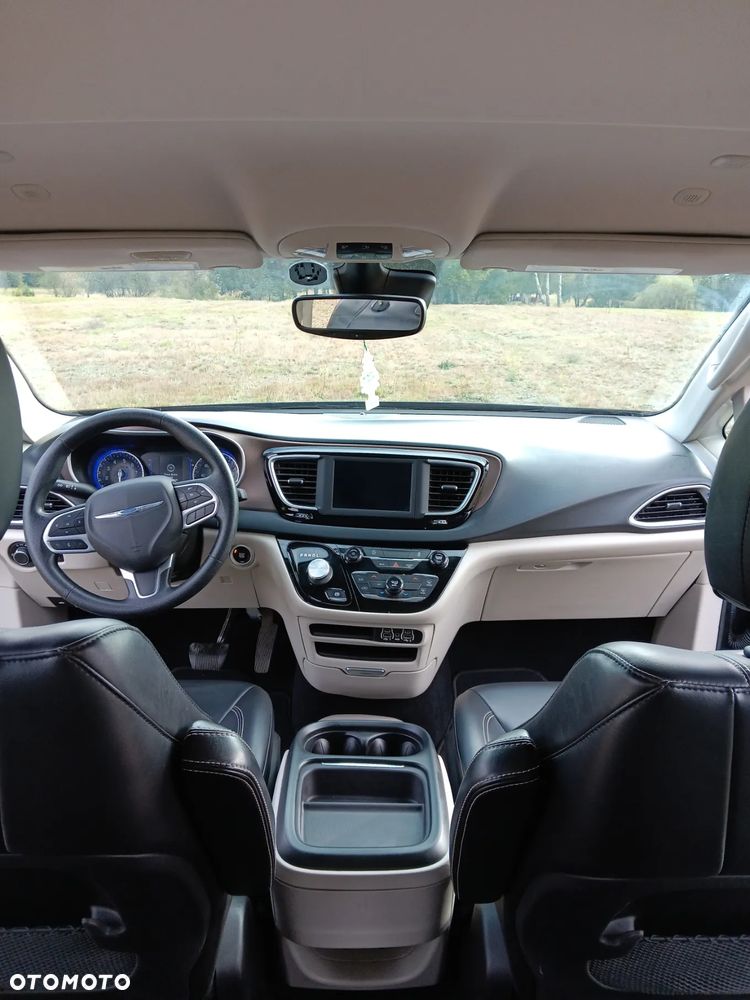 Chrysler Pacifica - 14