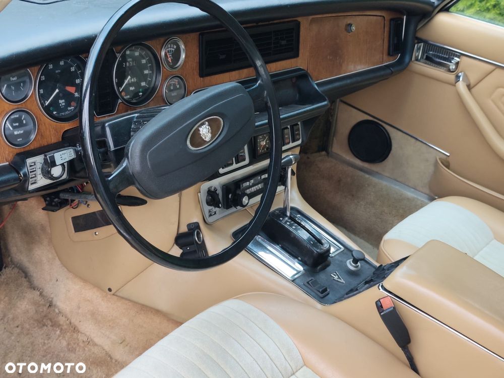 Jaguar XJ - 18