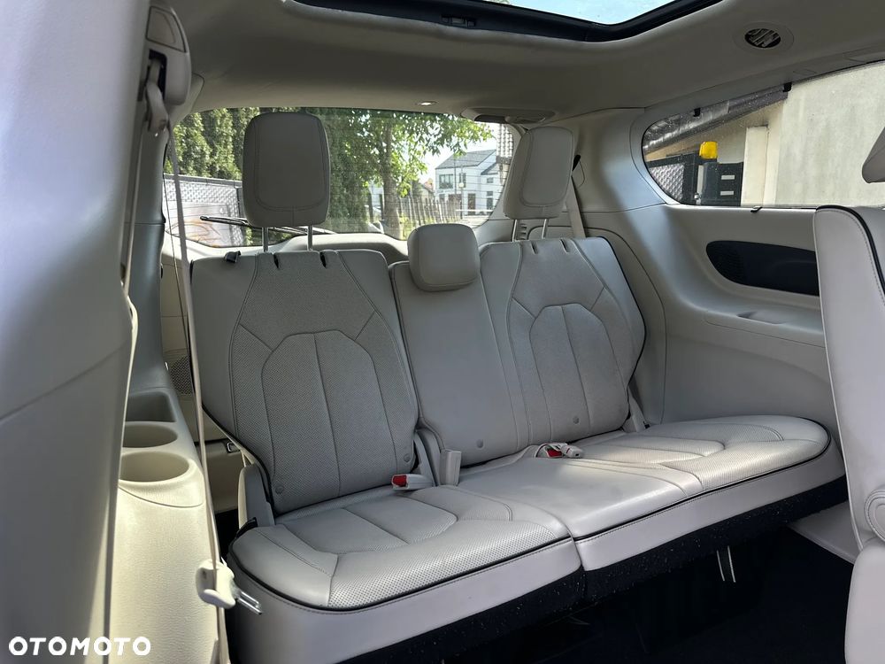 Chrysler Pacifica - 15