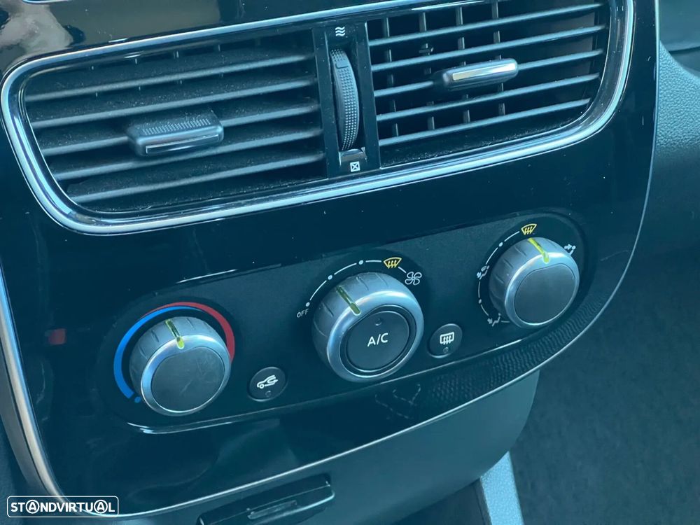 Renault Clio 1.5 dCi Zen - 17