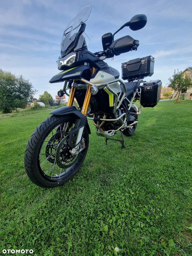 Triumph Tiger - 1