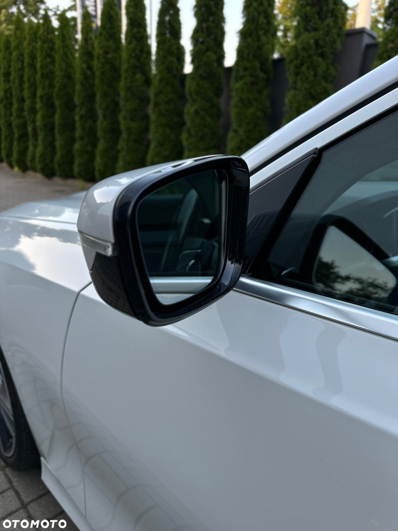 BMW Seria 3 330i Sport Line - 31