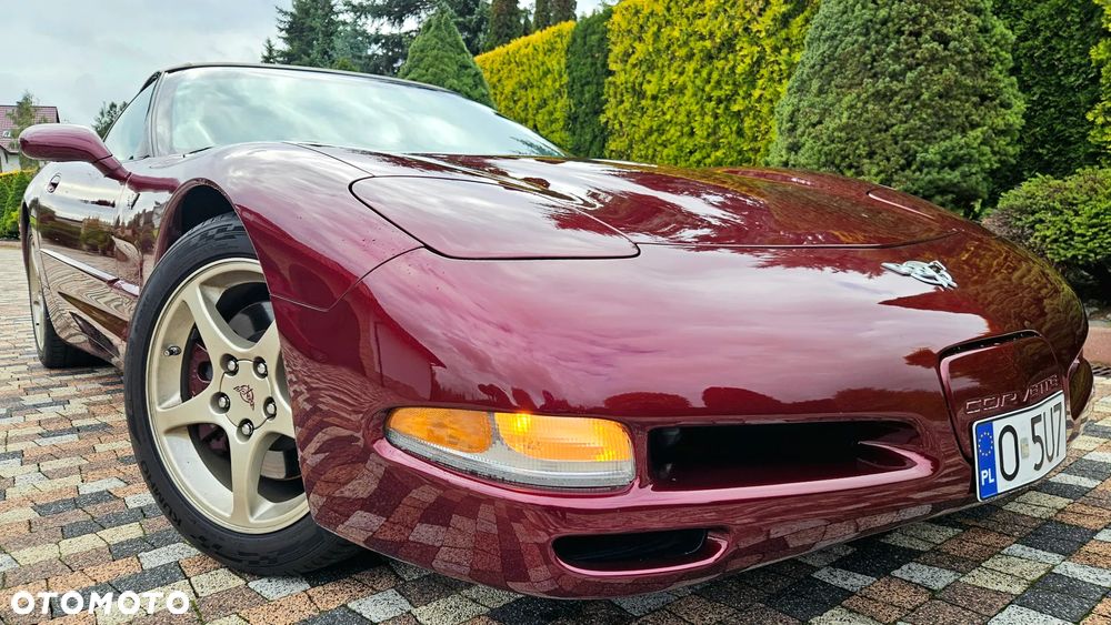 Chevrolet Corvette - 17
