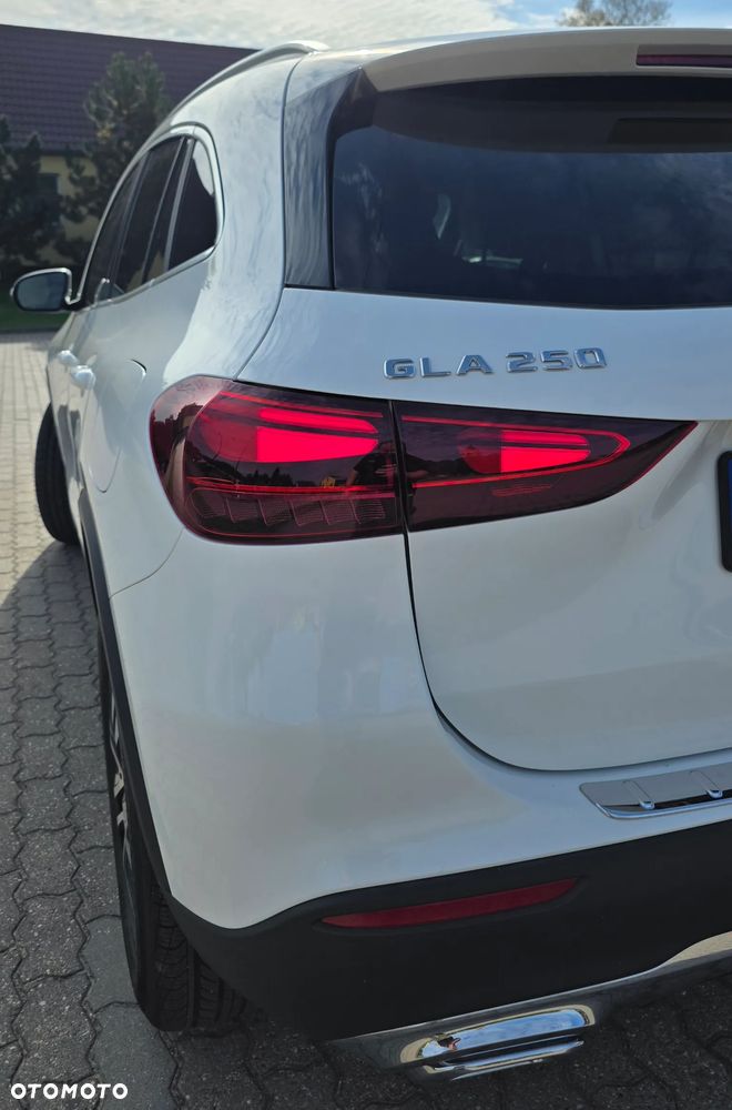 Mercedes-Benz GLA 250 4Matic 8G-DCT Edition 1 - 29