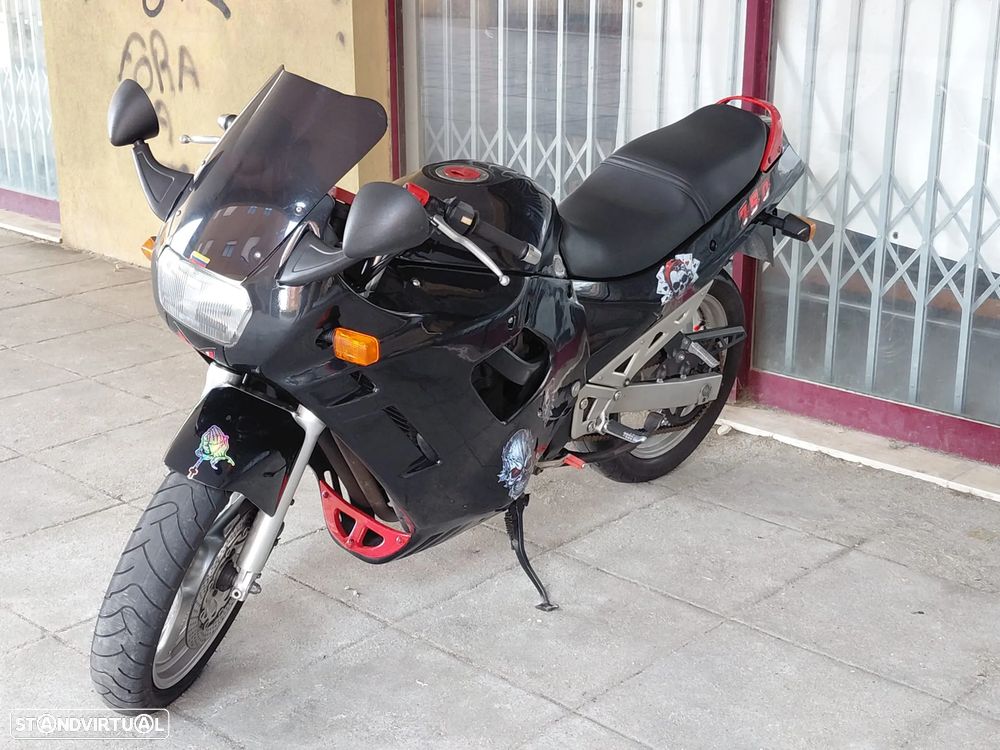 Suzuki GSX - 2