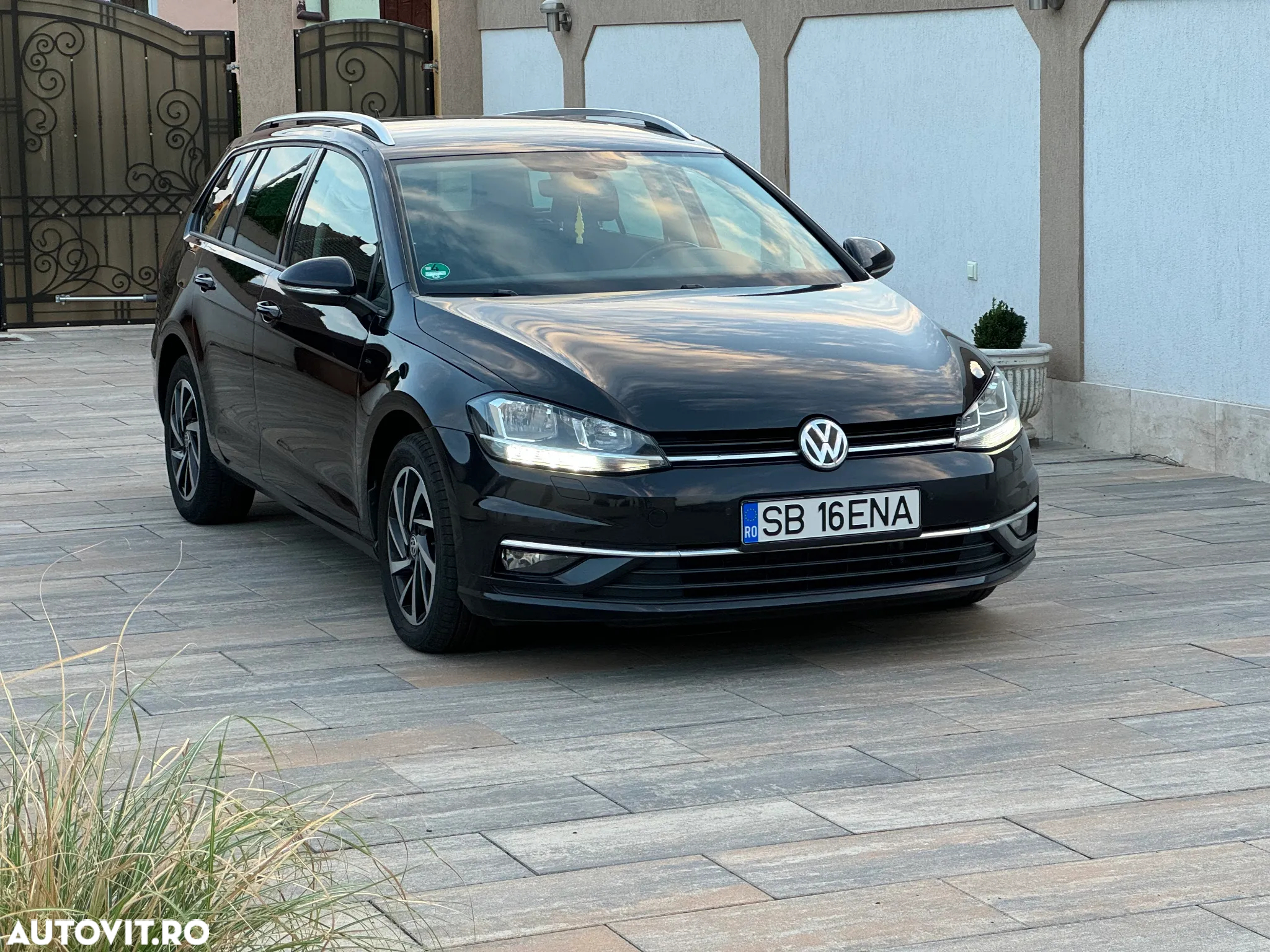 Volkswagen Golf 1.6 TDI SCR DSG Join - 38