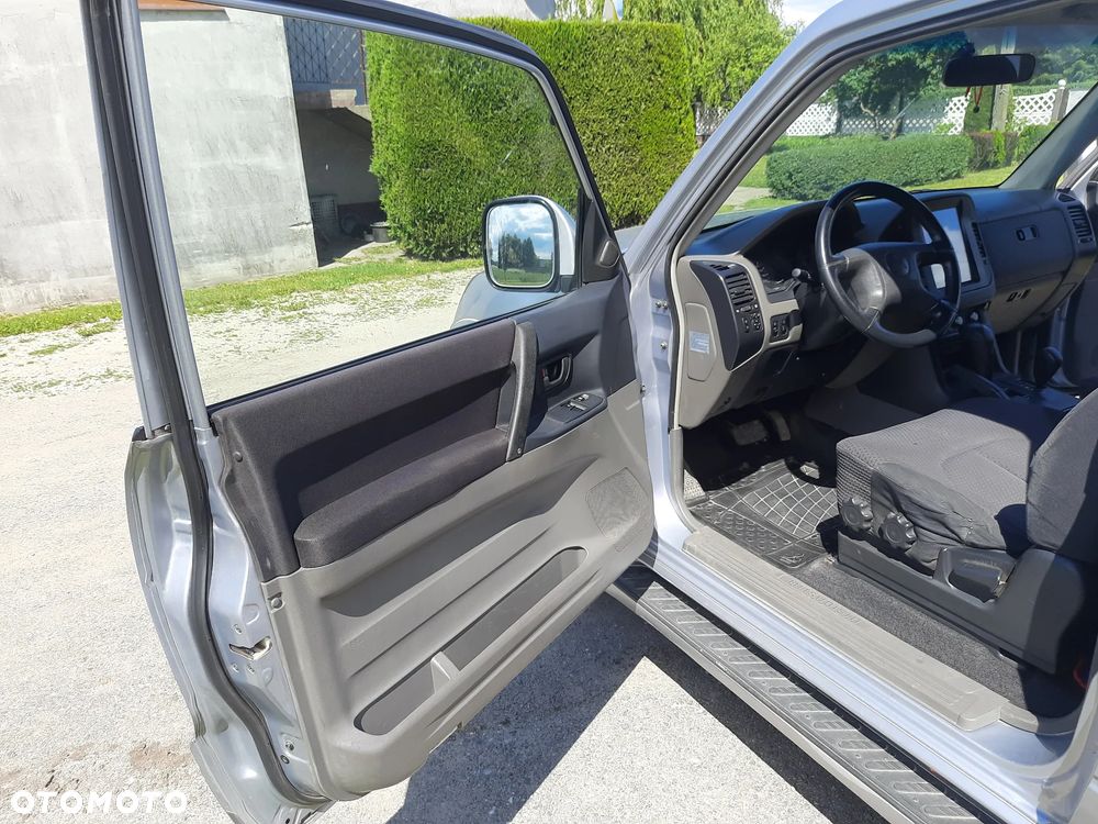 Mitsubishi Pajero 3.2 DID - 14