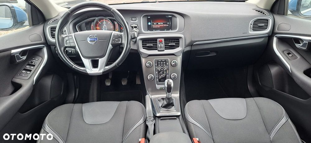 Volvo V40 D2 Momentum - 12