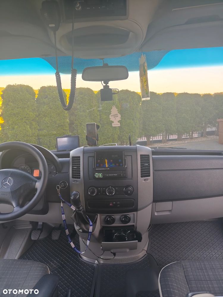 Mercedes-Benz Sprinter - 16
