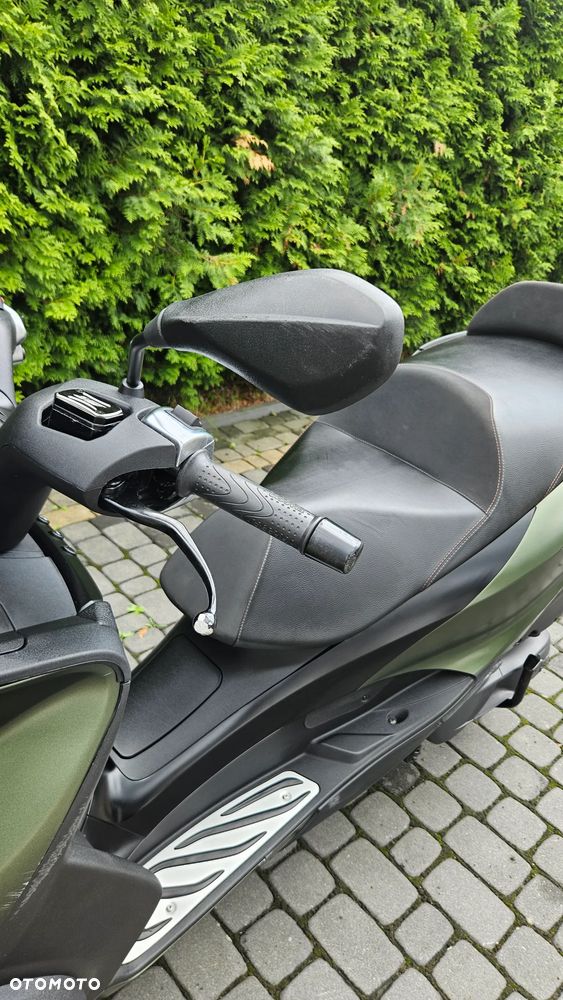 Piaggio MP-3 - 13