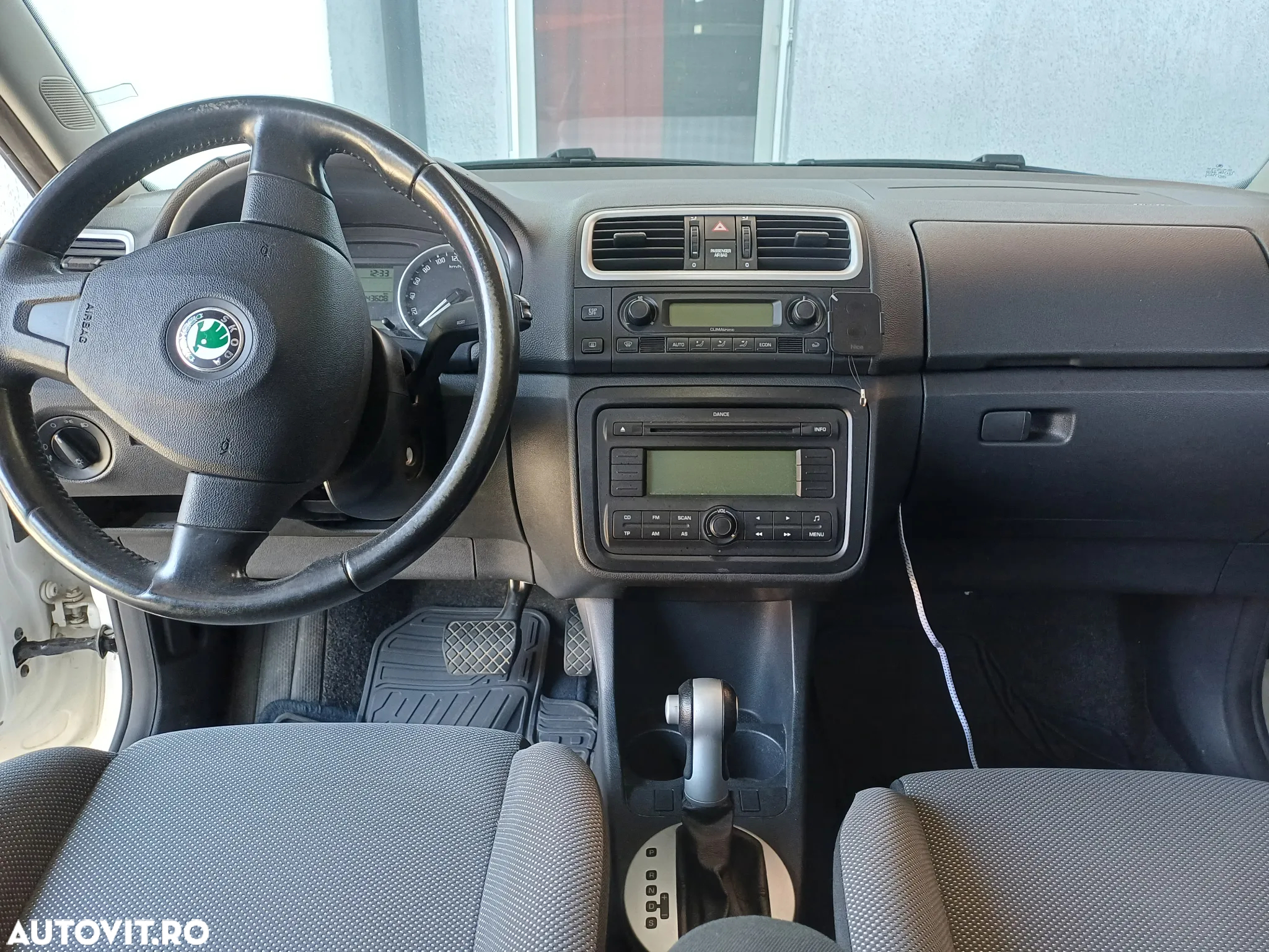 Skoda Fabia 1.6 16V Combi Tiptronic Ambiente - 8