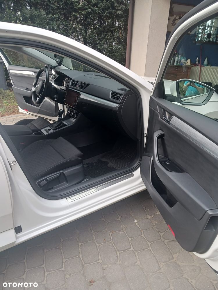 Skoda Superb 2.0 TDI Sportline DSG - 26