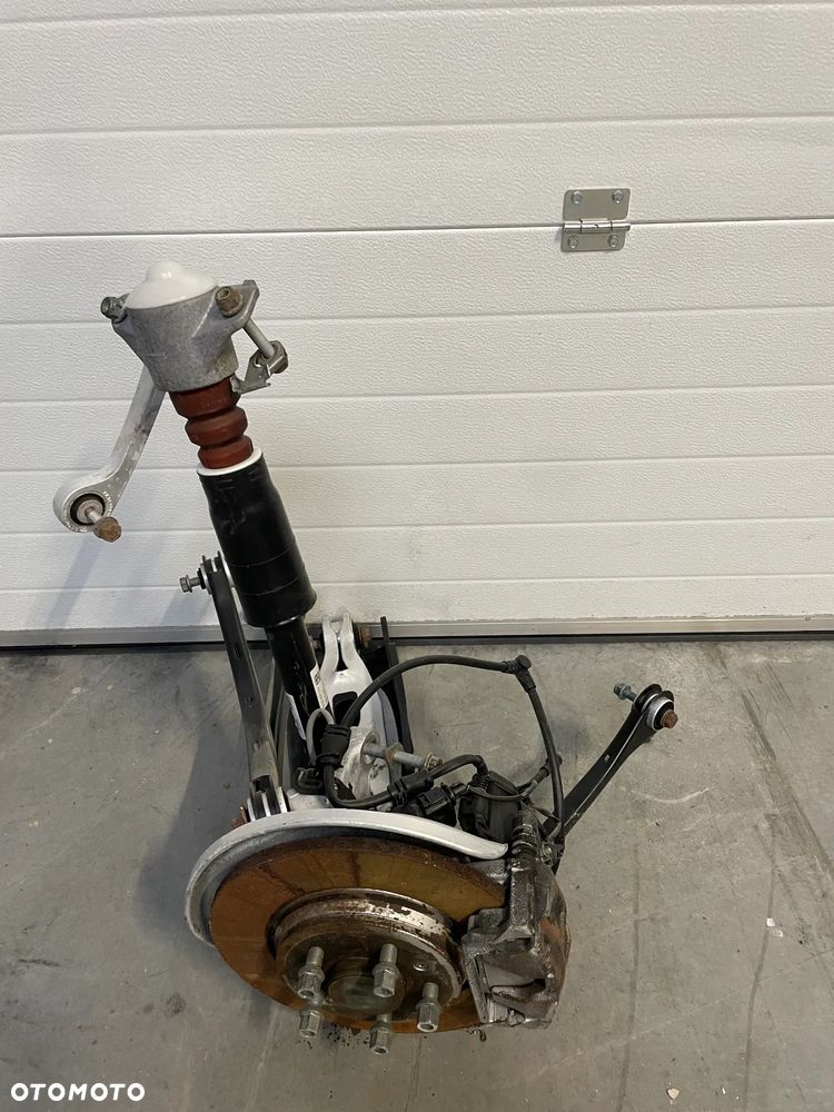 Zawieszenie wahacze amortyzator Audi A4 B9 8W 2.0 TDI Tył prawa strona - 1