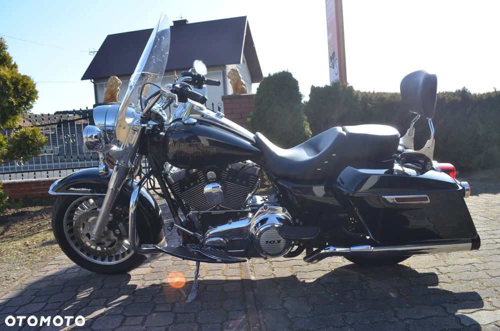 Harley-Davidson Touring Street Glide - 37