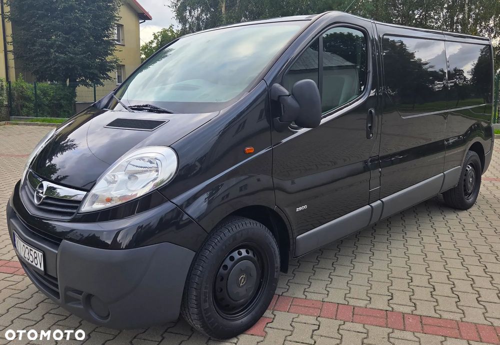 Opel Vivaro - 1