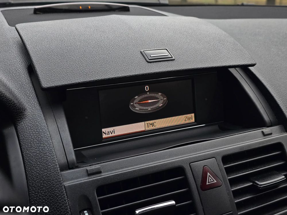 Mercedes-Benz Klasa C 180 CGI Automatik BlueEFFICIENCY Avantgarde - 7