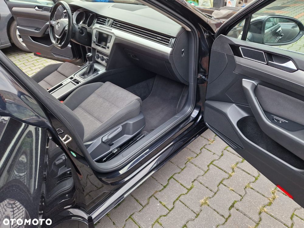 Volkswagen Passat 2.0 TDI (BlueMotion Technology) Comfortline - 17