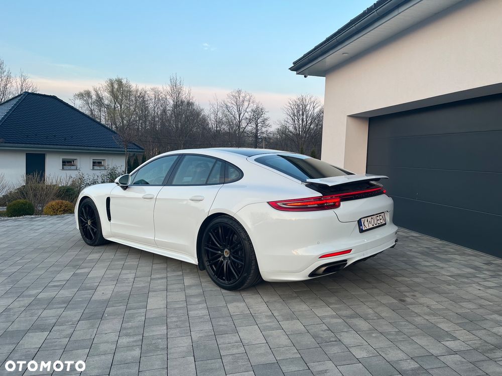 Porsche Panamera 4 - 5