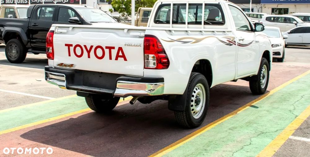 Toyota Hilux - 6
