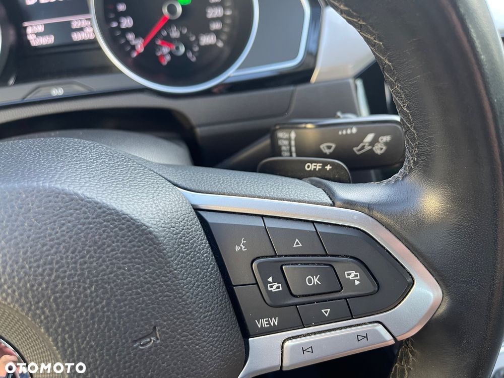 Volkswagen Passat - 30