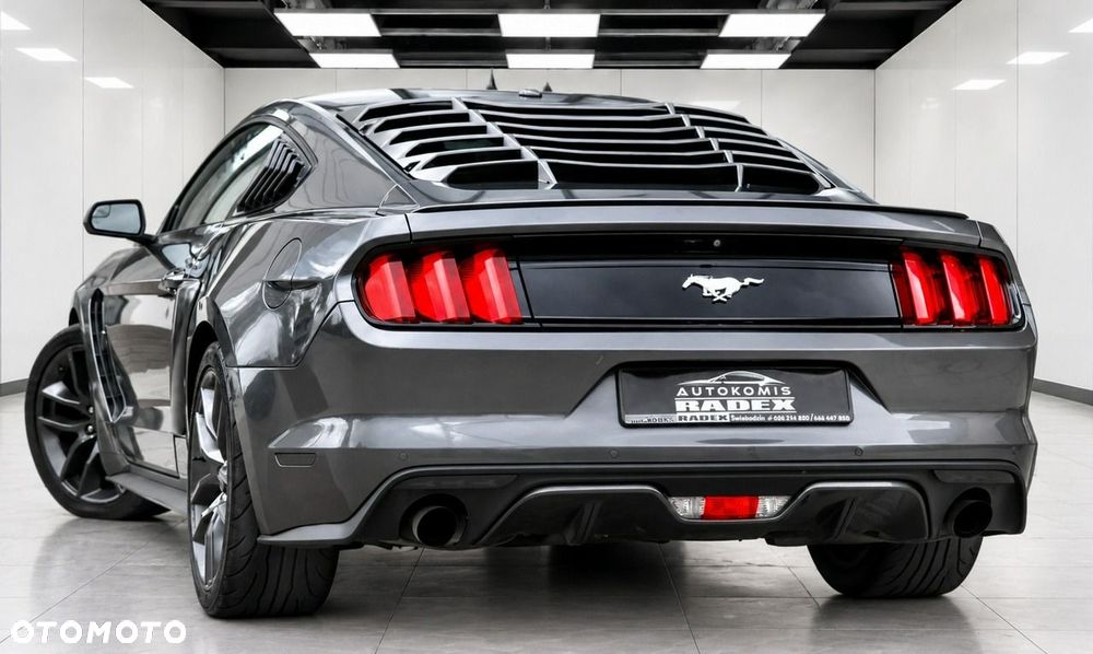 Ford Mustang - 12