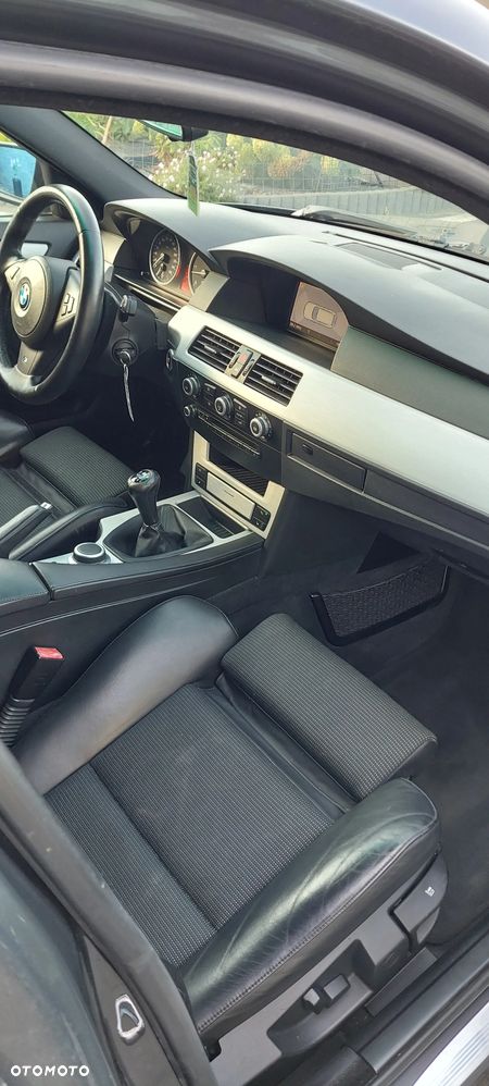 BMW Seria 5 525d Edition Sport - 30