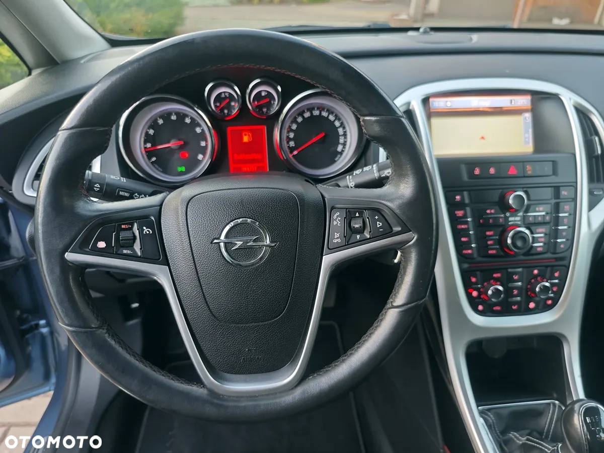 Opel Astra IV 1.4 T Cosmo - 30