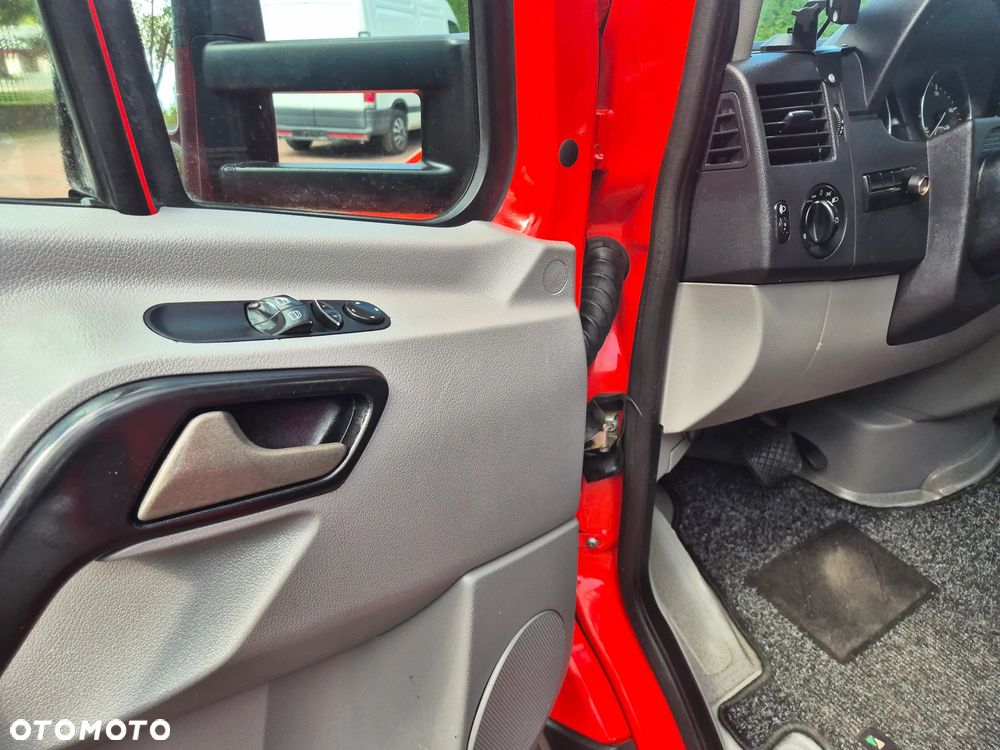Mercedes-Benz Sprinter - 32