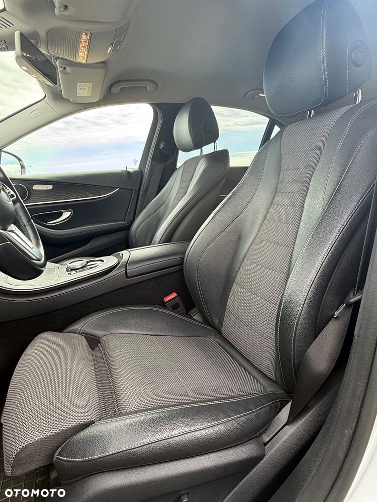 Mercedes-Benz Klasa E 220 d 9G-TRONIC Sportstyle Edition - 25