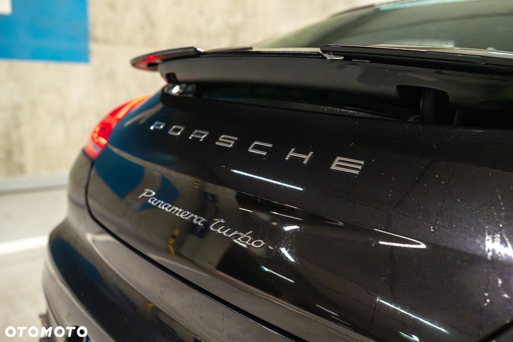 Porsche Panamera Turbo Executive - 10