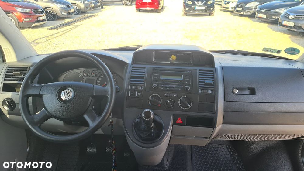 Volkswagen Caravelle - 2