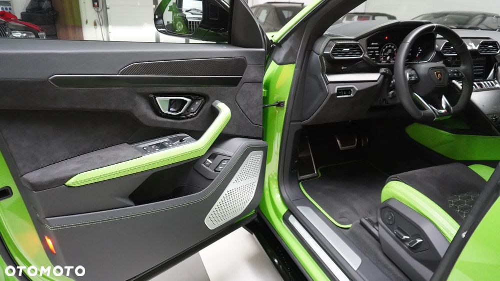 Lamborghini Urus - 5