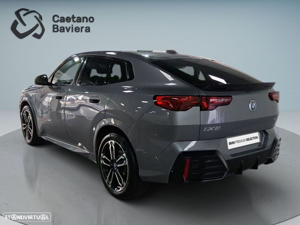 BMW iX2 eDrive20 Pack Desportivo M - 6