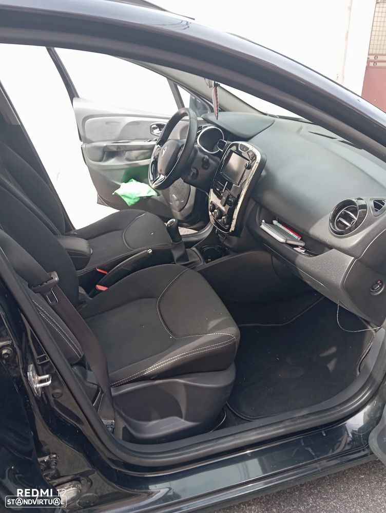 Renault Clio Sport Tourer - 6