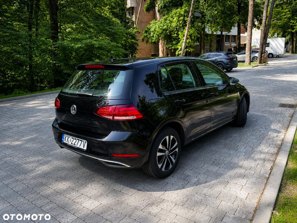 Volkswagen Golf - 2