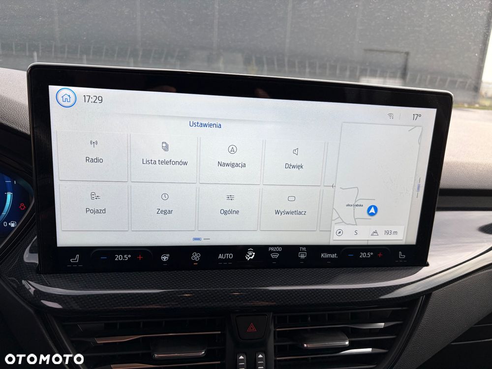 Ford Focus 1.0 EcoBoost Hybrid ST-LINE - 32