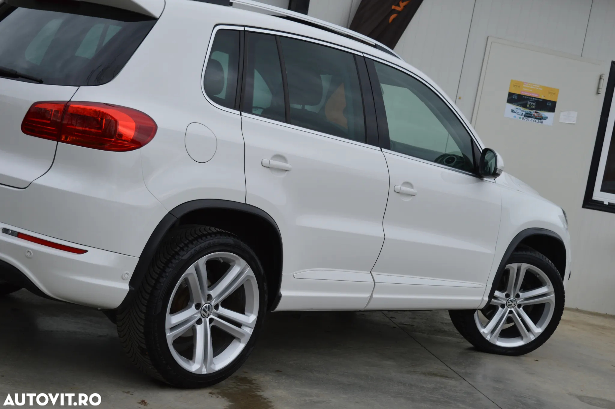 Volkswagen Tiguan - 13