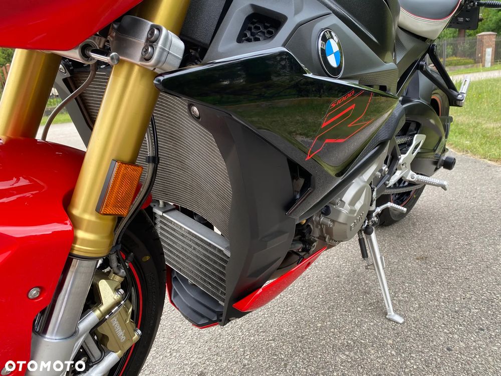 BMW S - 21