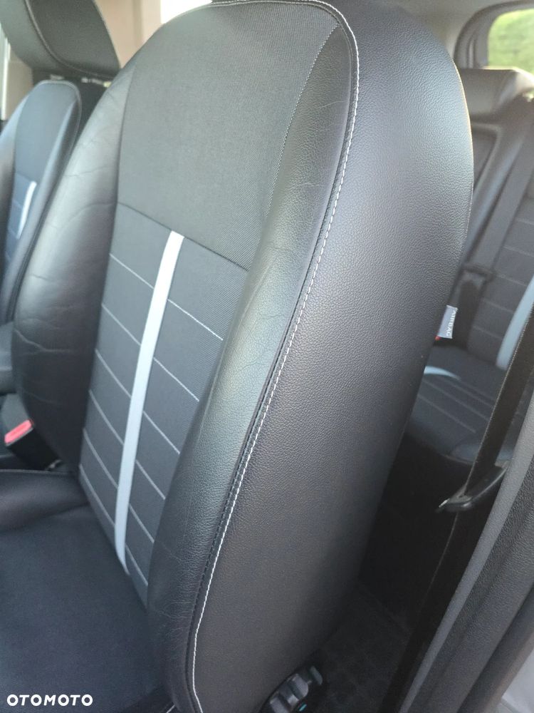 Ford Kuga - 14
