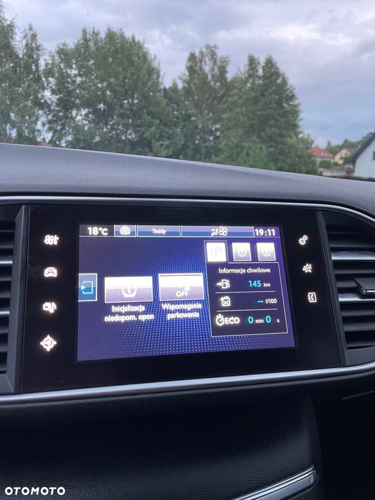 Peugeot 308 1.6 BlueHDi Allure S&S - 17
